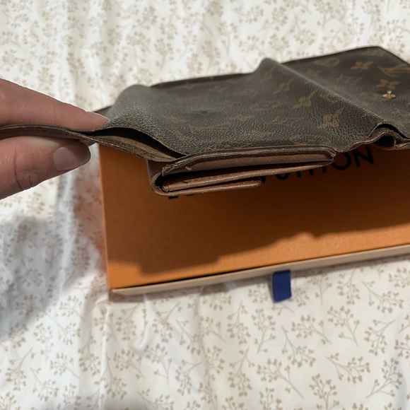 LV Monogram international Long wallet ***BOX SOLD SEPARATELY*** - Picture 6 of 10